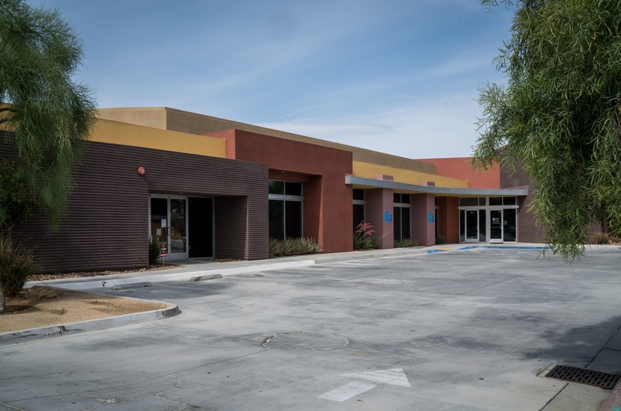 73271 Fred Waring Dr, Palm Desert, CA à louer - Photo de l’immeuble – Image 3 sur 4