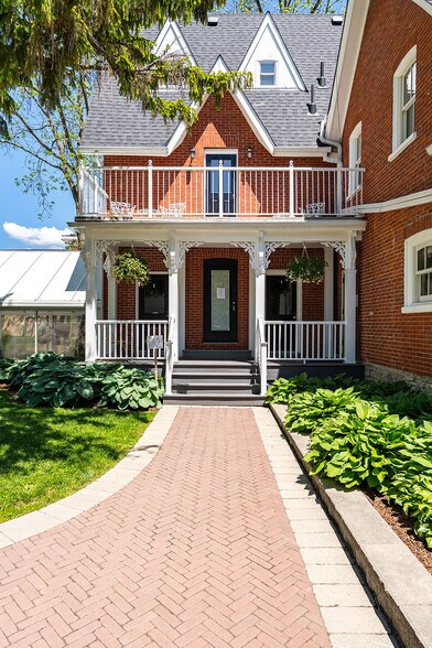 343 Main St E, Picton, ON à vendre - Photo de l’immeuble – Image 3 sur 47