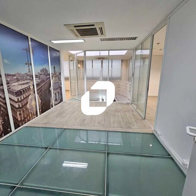 Plus de détails pour Bureau à vendre