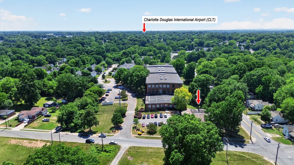 4145 Gossett ave, Charlotte, NC à vendre - Photo de l’immeuble – Image 2 sur 7
