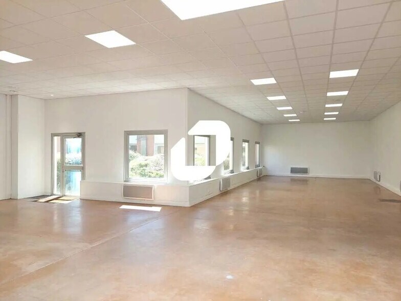 Local d’activités dans Trappes à louer - Photo intérieure – Image 3 sur 11