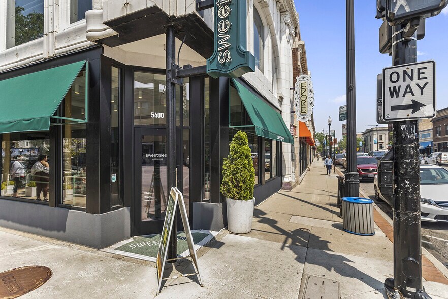 5400-5420 N Clark St portefeuille de 3 biens à vendre sur LoopNet.fr - Photo de l’immeuble – Image 3 sur 35