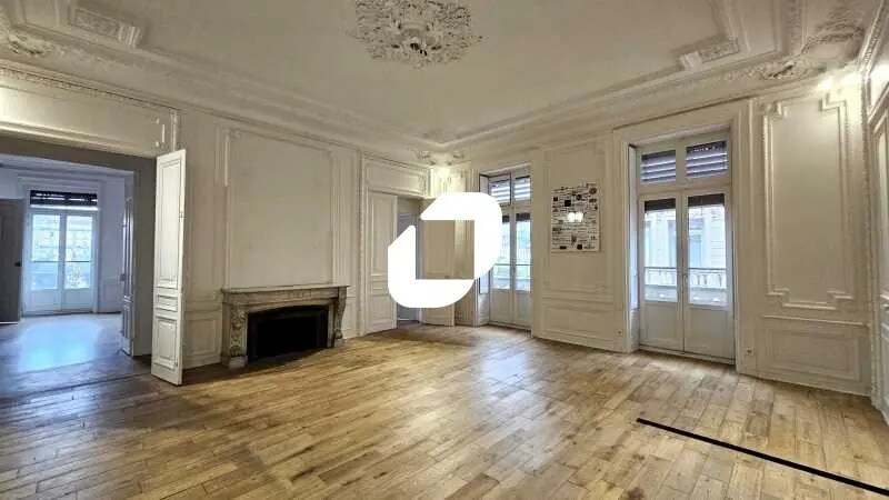 Bureau dans Lyon à louer - Photo de l’immeuble – Image 1 sur 14
