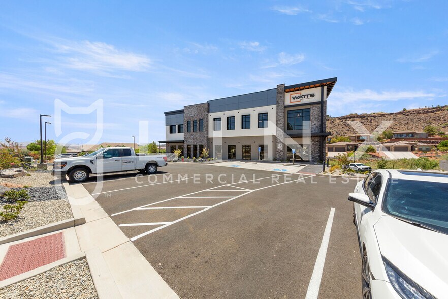 122 S Mall Dr, St George, UT à louer - Photo de l’immeuble – Image 3 sur 8