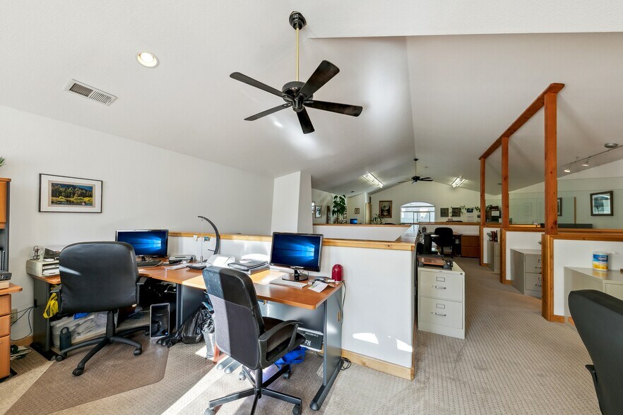 3045 Harrison Ave, South Lake Tahoe, CA à louer - Photo de l’immeuble – Image 3 sur 14