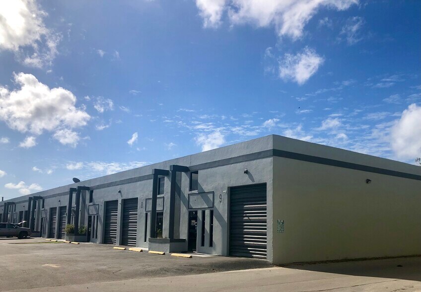 2495 W 80th St, Hialeah, FL à louer - Photo de l’immeuble – Image 3 sur 12