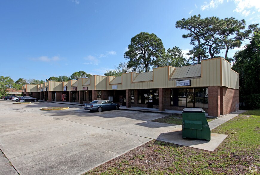 2715 N Harbor City Blvd, Melbourne, FL à louer - Photo de l’immeuble – Image 3 sur 3