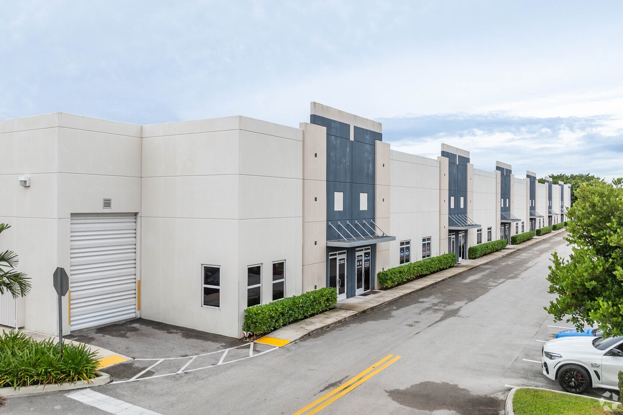 21000 Sheridan St, Fort Lauderdale, FL à louer Photo principale– Image 1 sur 22
