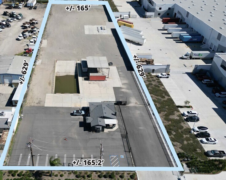 10193 Live Oak Ave, Fontana, CA à louer - Photo principale – Image 1 sur 7