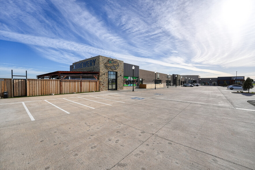 13002-13070 Commerce St., Elgin, OK à vendre - Photo de l’immeuble – Image 1 sur 12