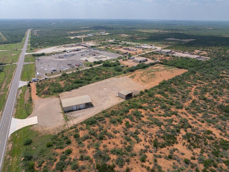 3661 Fm 468, Cotulla, TX à louer - Photo de l’immeuble – Image 3 sur 11