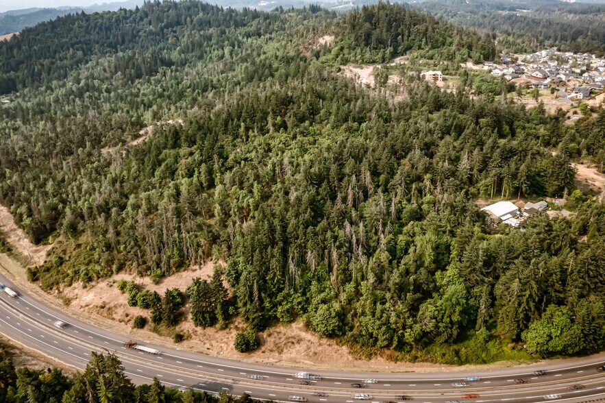 Castle Ridgetop Way, Eugene, OR à vendre - Photo de l’immeuble – Image 2 sur 5