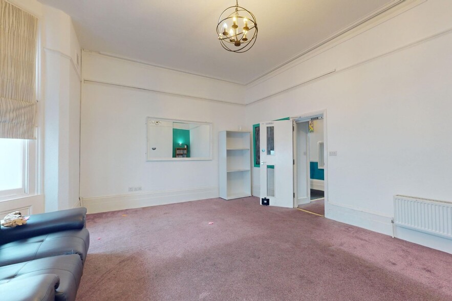 7 Hillmarton Rd, Londres à vendre - Photo intérieure – Image 3 sur 7