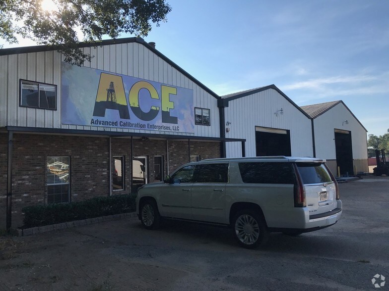 3501 N Loop 336 E, Conroe, TX à vendre - Photo principale – Image 1 sur 13