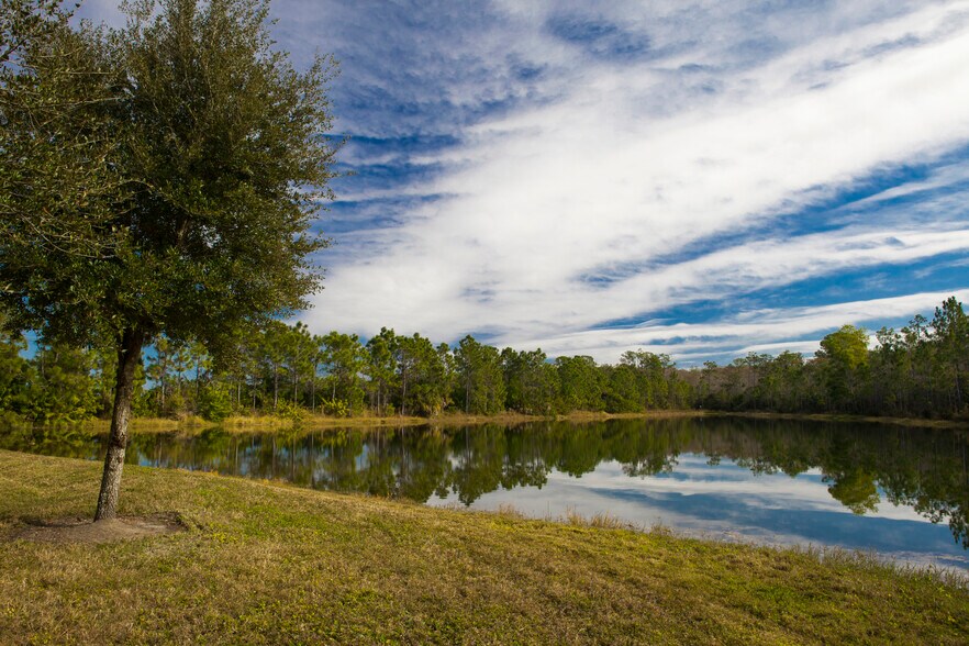 10501 Six Mile Cypress Pky, Fort Myers, FL à louer - Photo de l’immeuble – Image 1 sur 11