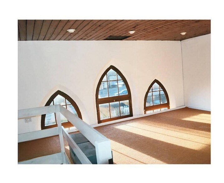 High St, Lane End à louer - Photo de l’immeuble – Image 2 sur 4