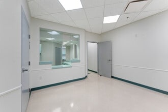 2401 University Pky, Sarasota, FL à louer Photo intérieure– Image 1 sur 20