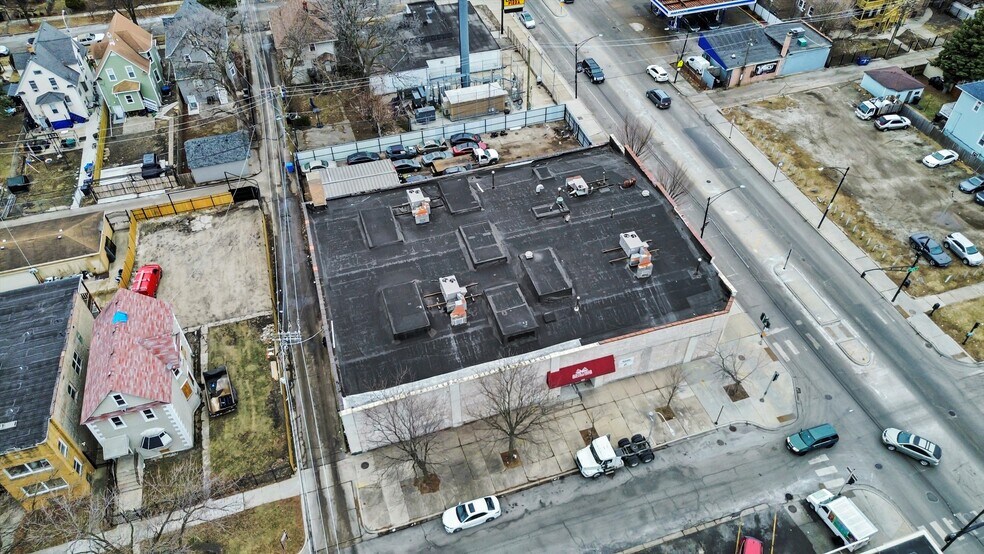 5352 W Chicago Ave, Chicago, IL à vendre - Photo de l’immeuble – Image 3 sur 15