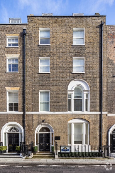 22 Grafton St, Londres à louer - Photo de l’immeuble – Image 2 sur 3
