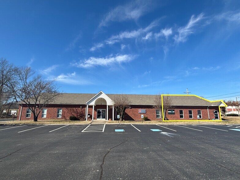 203 Beasley Dr, Franklin, TN à louer - Photo de l’immeuble – Image 3 sur 6