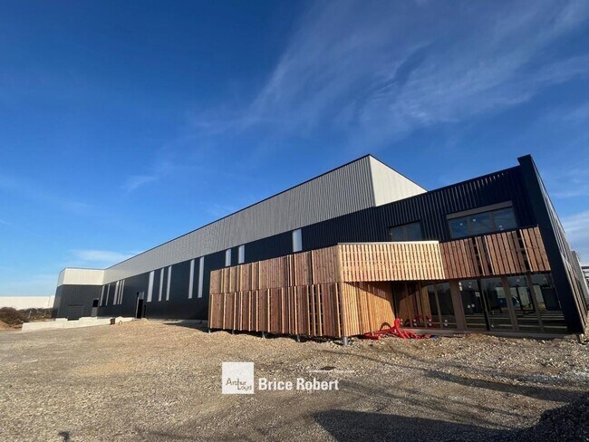 Plus de détails pour 18 Rue Marcel Dassault, Genas - Local d’activités à vendre