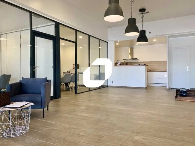 Plus de détails pour Local commercial à vendre