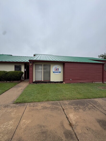 1102-1108 Poplar Pl, Rogers, AR à louer - Photo de l’immeuble – Image 2 sur 9