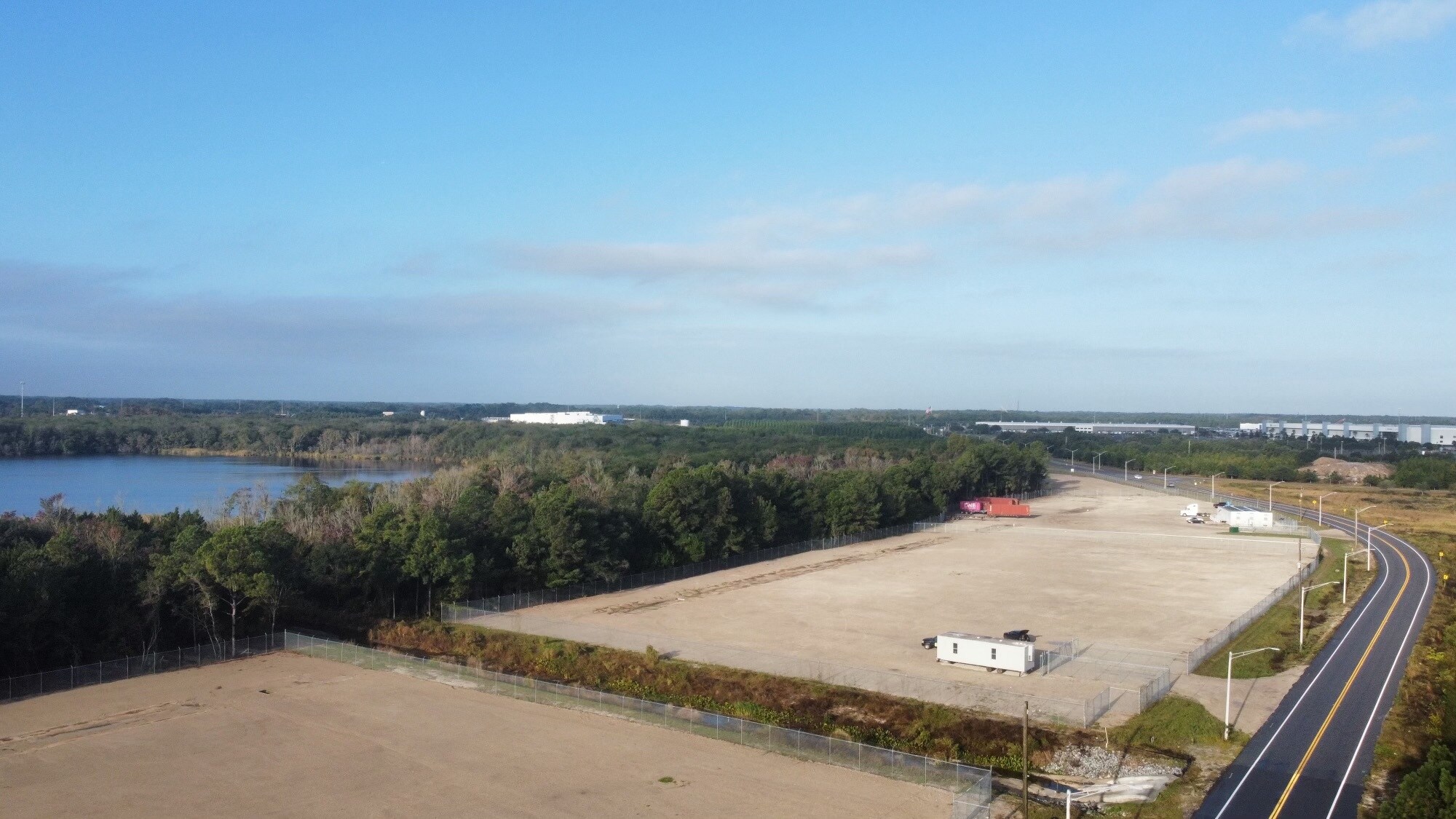 698 Imeson Park Blvd, Jacksonville, FL à louer Photo principale– Image 1 sur 4