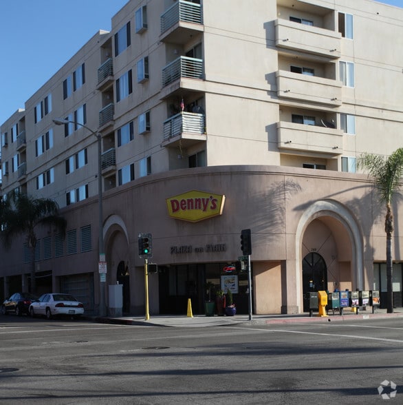 369 W Main St, Alhambra, CA à louer - Photo de l’immeuble – Image 2 sur 31