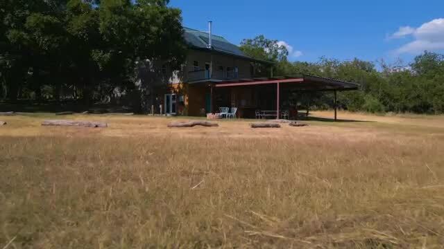 95 Loma Ln, Fredericksburg, TX à vendre - Vidéo sur l’annonce professionnelle – Image 2 sur 32