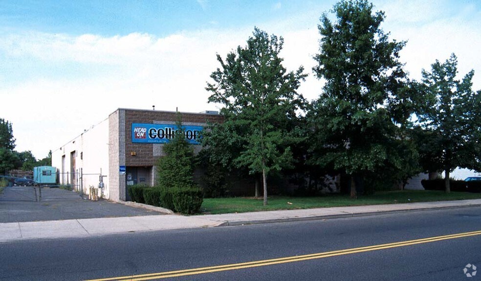 375 Wyandanch Ave, North Babylon, NY à louer - Photo principale – Image 1 sur 10