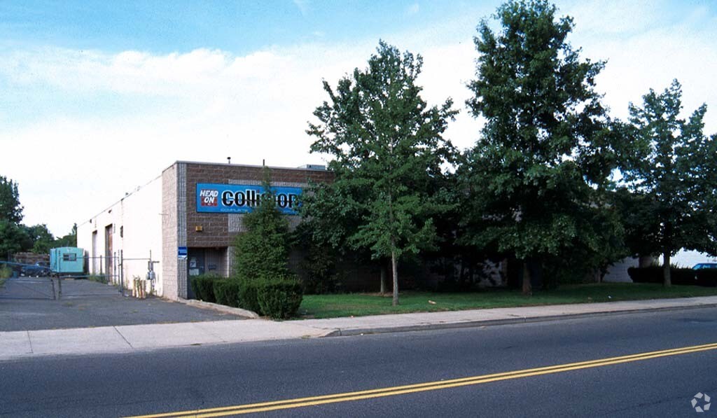 375 Wyandanch Ave, North Babylon, NY à louer Photo principale– Image 1 sur 11