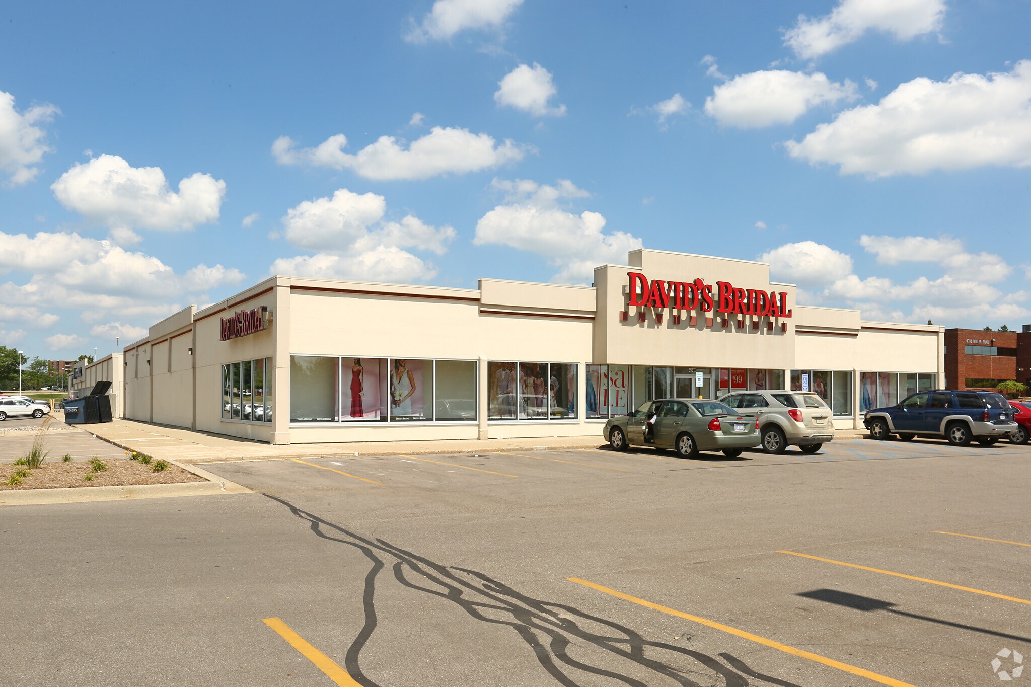 4340 Miller Rd, Flint, MI à louer Photo de l’immeuble– Image 1 sur 5