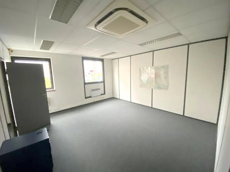 Bureau dans Chatou à louer - Photo de l’immeuble – Image 2 sur 12
