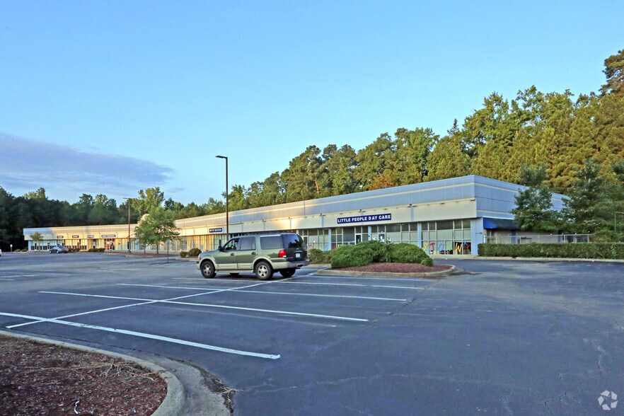 1020 S Miami Blvd, Durham, NC à vendre - Photo de l’immeuble – Image 3 sur 12