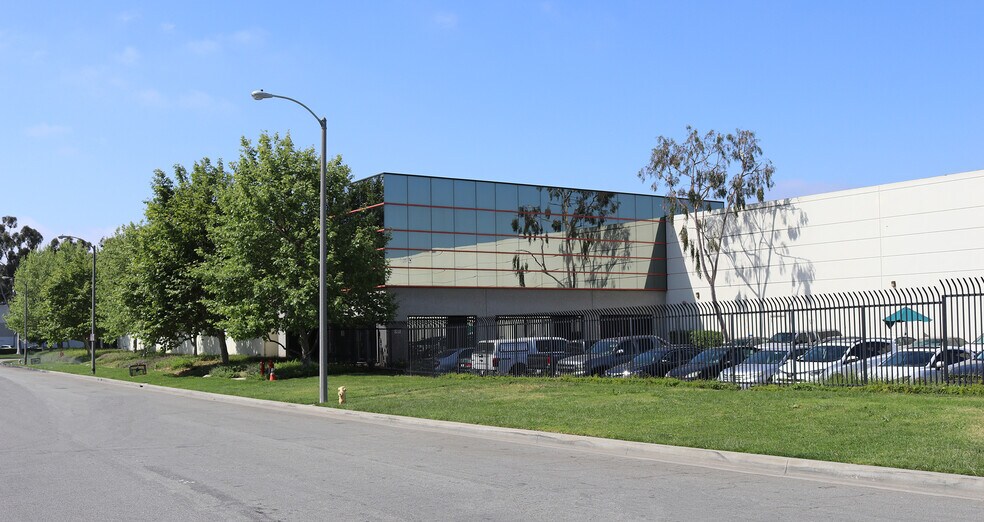 18821-18841 S Broadwick St, Compton, CA à louer - Photo de l’immeuble – Image 2 sur 2