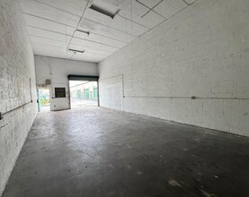 1791 Blount Rd, Pompano Beach, FL à louer Photo intérieure– Image 2 sur 6