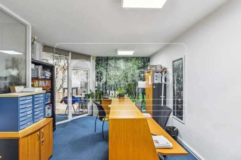 Bureau dans Aix-en-Provence à vendre - Photo de l’immeuble – Image 2 sur 13