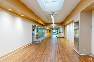 2182 W 41st Av, Vancouver, BC à louer Numérisation 3D Matterport– Image 1 sur 12