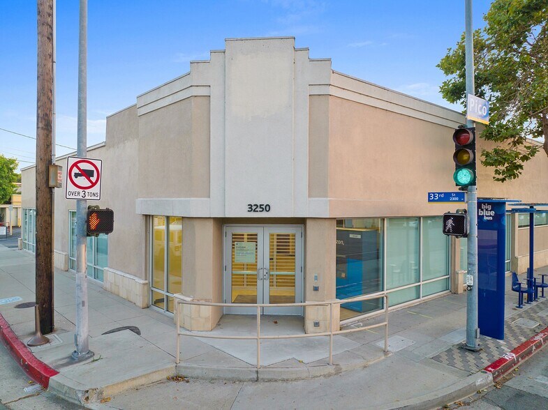 3230-3250 Pico Blvd, Santa Monica, CA à louer - Photo de l’immeuble – Image 2 sur 10