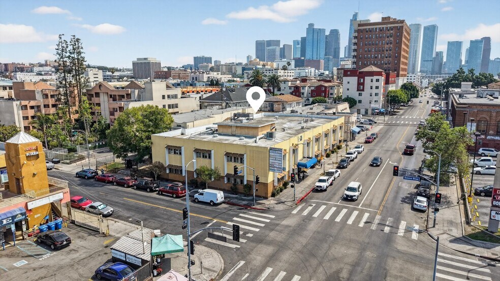 1833 W 8th St, Los Angeles, CA à vendre - Photo de l’immeuble – Image 2 sur 21