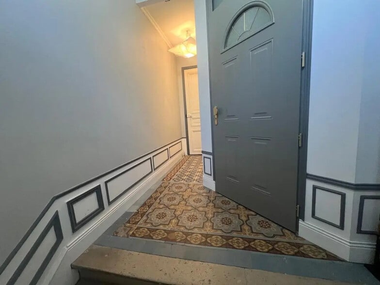 Bureau dans Reims à vendre - Photo de l’immeuble – Image 3 sur 5