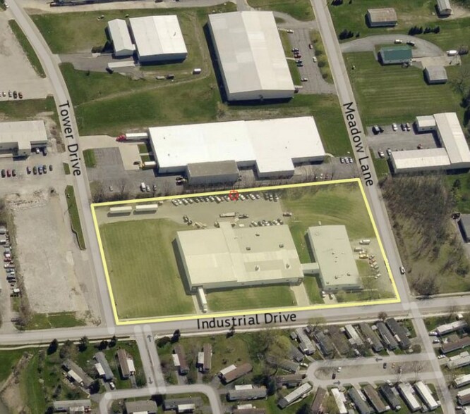 W213N16910 Industrial Dr, Jackson, WI à louer - Photo de l’immeuble – Image 2 sur 2