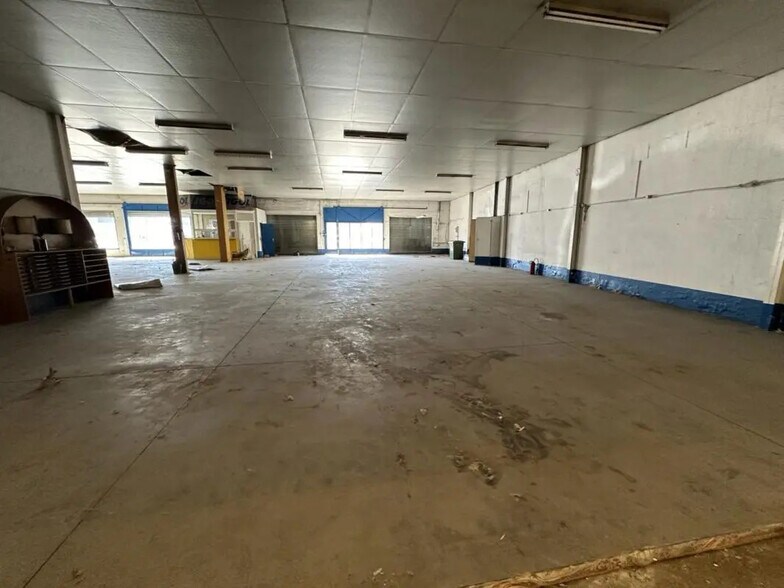 Local commercial dans Nîmes à louer - Photo intérieure – Image 2 sur 8