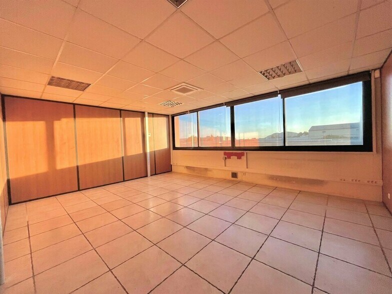 Bureau dans CANNES-LA-BOCCA à vendre - Photo intérieure – Image 3 sur 8