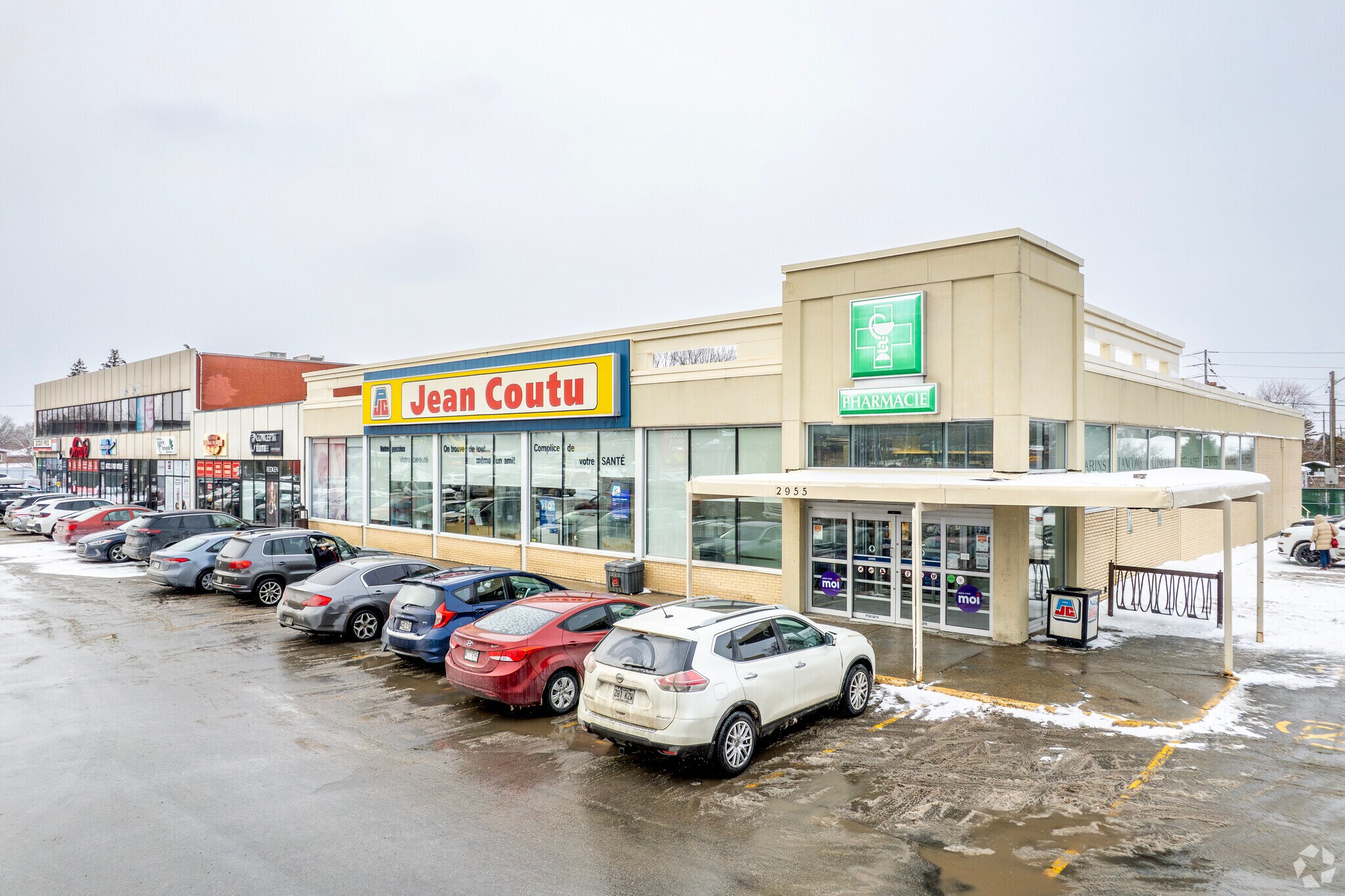 2915-2955 Boul de la Concorde E, Laval, QC à louer Photo principale– Image 1 sur 5