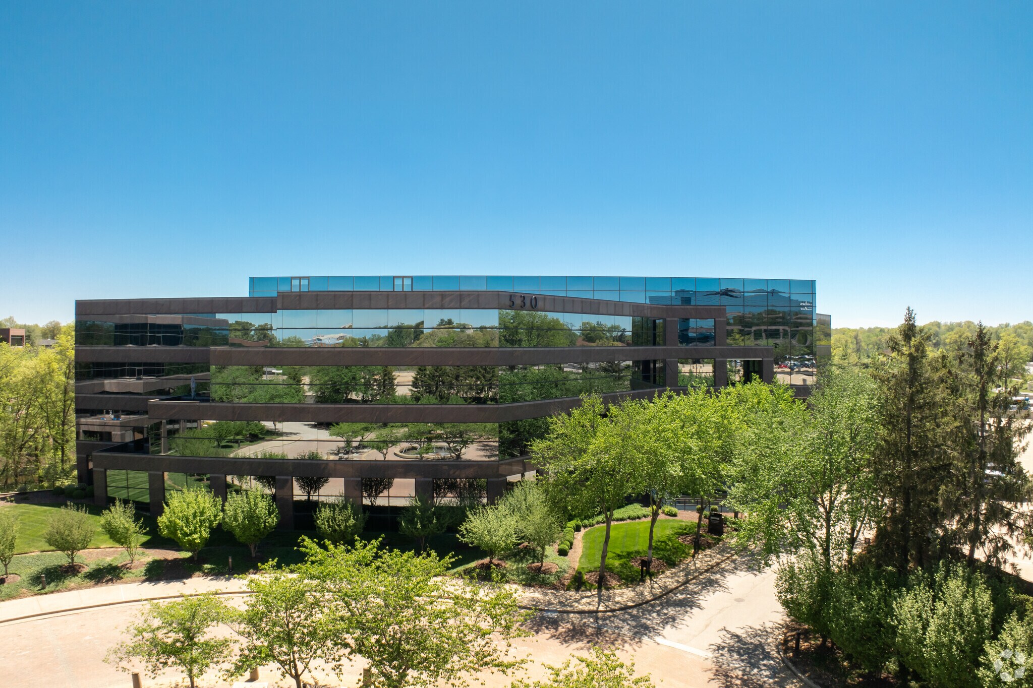 520 Maryville Centre Dr, Town and Country, MO à louer Photo principale– Image 1 sur 12