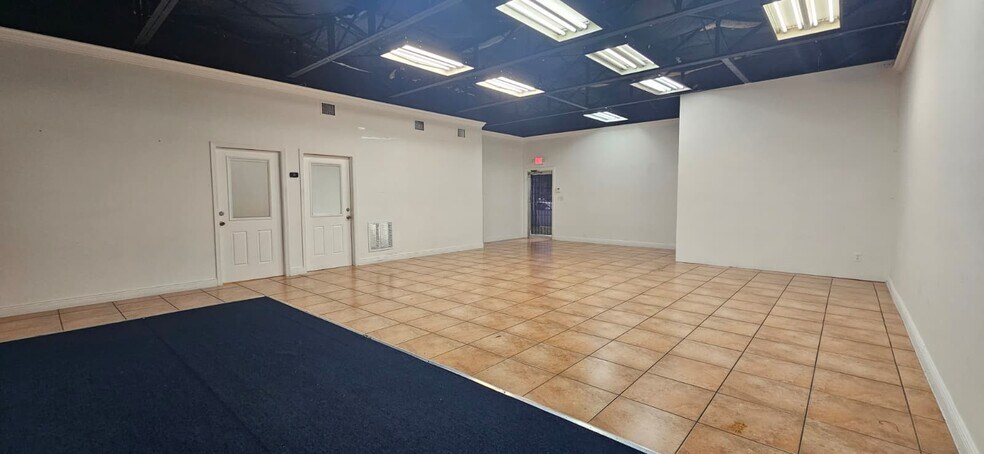 2223 NW 26th Ave, Miami, FL à louer - Photo de l’immeuble – Image 2 sur 8