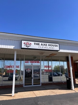 Plus de détails pour 7381-7395 State Rd, Parma, OH - Local commercial à louer