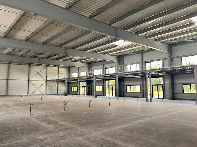 Local d'activités dans Thouaré-sur-Loire à vendre - Photo de l’immeuble – Image 3 sur 5